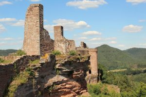 [Titre du site] ruine de chateau medievale