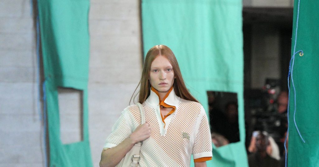 Le défilé Burberry été 2025 a apporté de l'élégance aux grands espaces