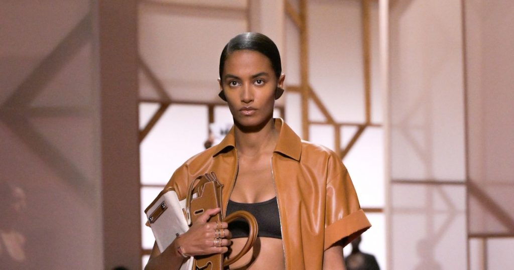 La collection printemps 2025 d'Hermès est une célébration de la sensualité