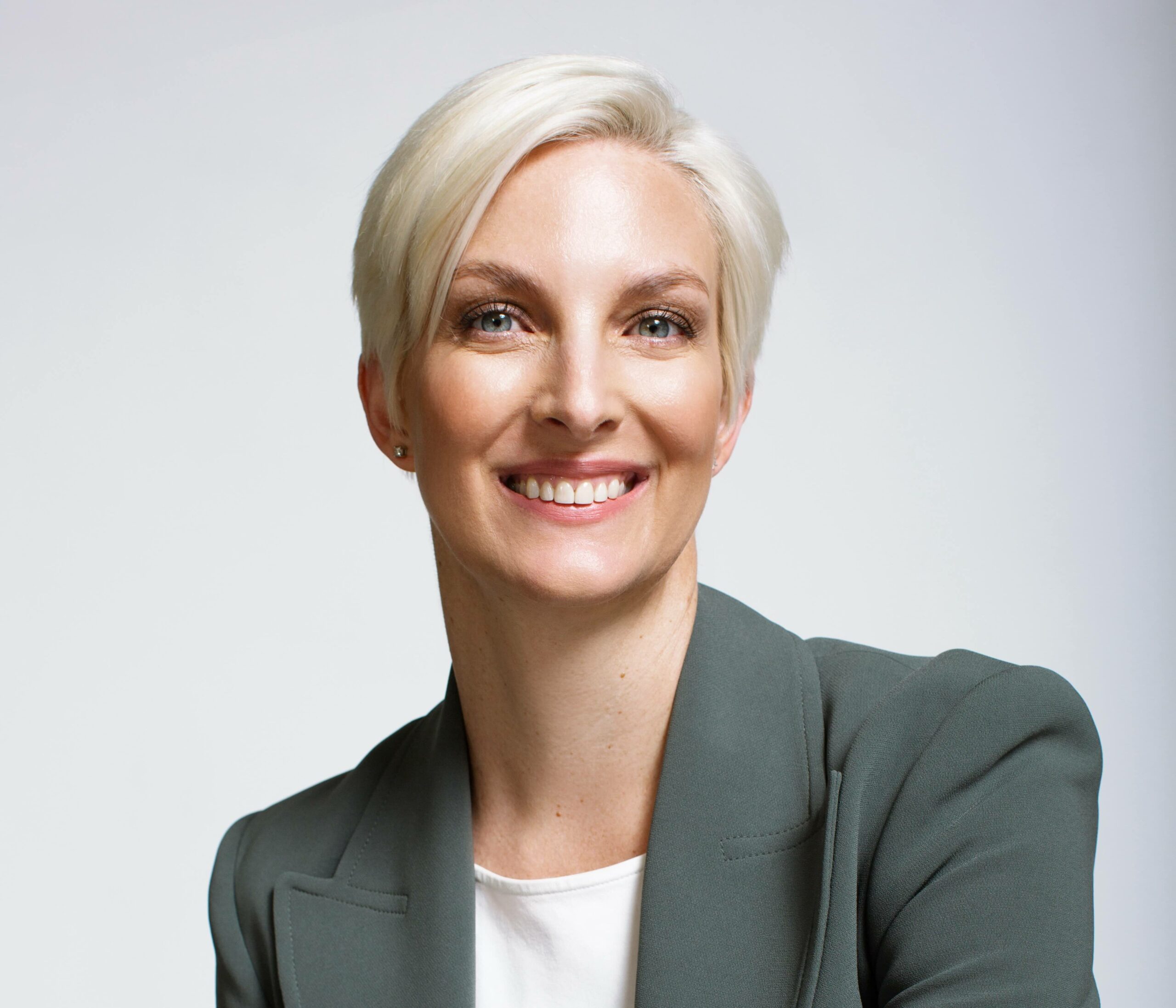 [Titre du site] Jene Roestorf, fondatrice de Luxe Botanics et activiste de la beauté, parle de l'angoisse de fermer une marque et du soulagement de l'autre côté