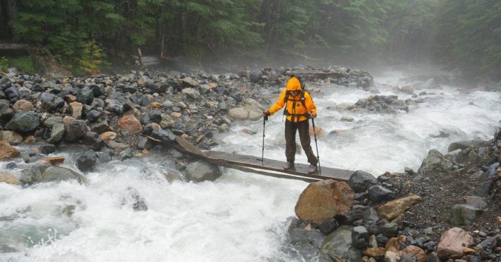 Meilleure veste de pluie légère pour la randonnée ultralégère 2024