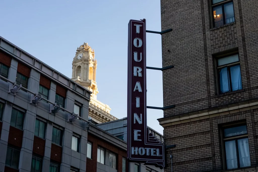 Le site d'hébergement pour sans-abri d'Oakland n'a pas de chauffage fonctionnel depuis des années