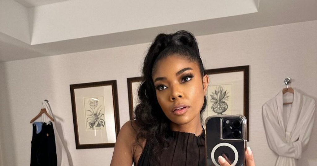Les reflets du cadrage du visage de Gabrielle Union incorporent subtilement la couleur