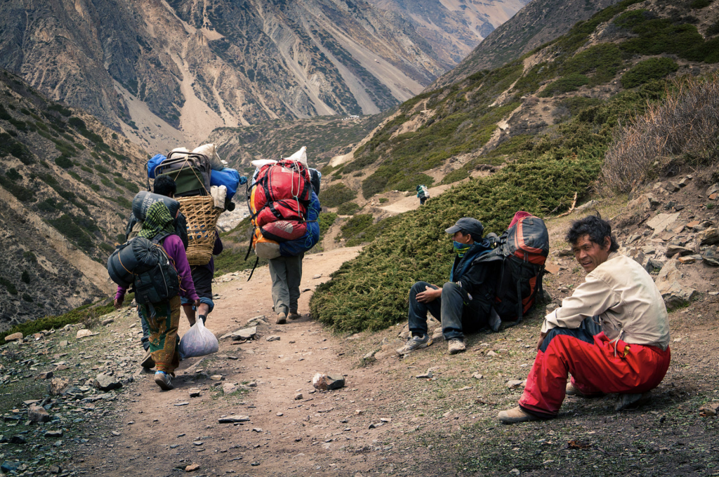 [Titre du site] 30 signes indiquant que vous transportez trop de choses dans votre sac à dos