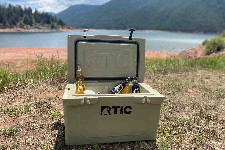 [Titre du site] Quoi emporter en randonnée - Liste de contrôle des essentiels de la randonnée d'une journée