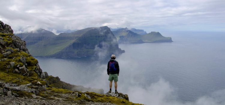 Randonnée jusqu’au plus haut promontoire du monde Randonnée jusqu'au plus haut promontoire du monde