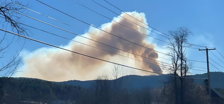 Un incendie de forêt dans le Massachusetts ferme une partie du sentier des Appalaches
