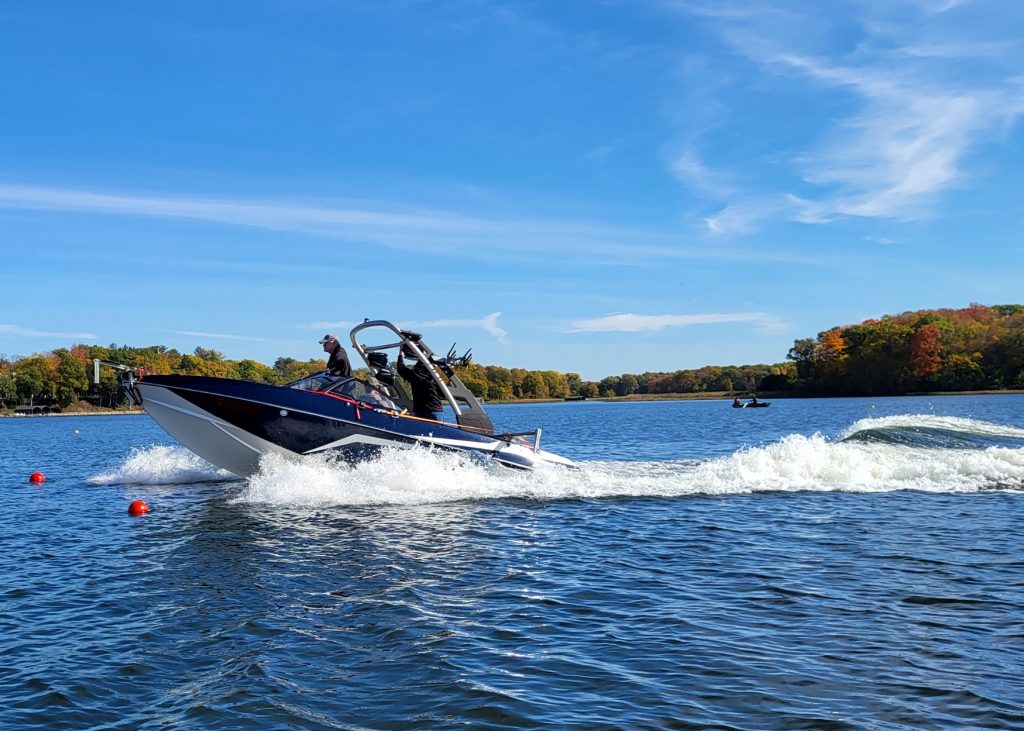Les bateaux de sillage ne sont pas seulement en érodant les rivages. Ils nuisent aux fonds du lac, montre également l'étude
