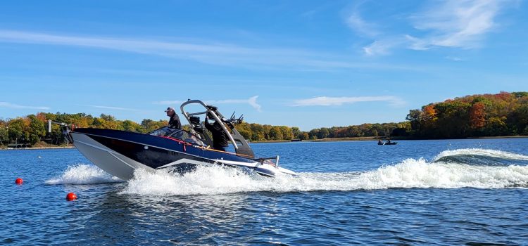 Les bateaux de sillage ne sont pas seulement en érodant les rivages. Ils nuisent aux fonds du lac, montre également l’étude Les bateaux de sillage ne sont pas seulement en érodant les rivages. Ils nuisent aux fonds du lac, montre également l'étude