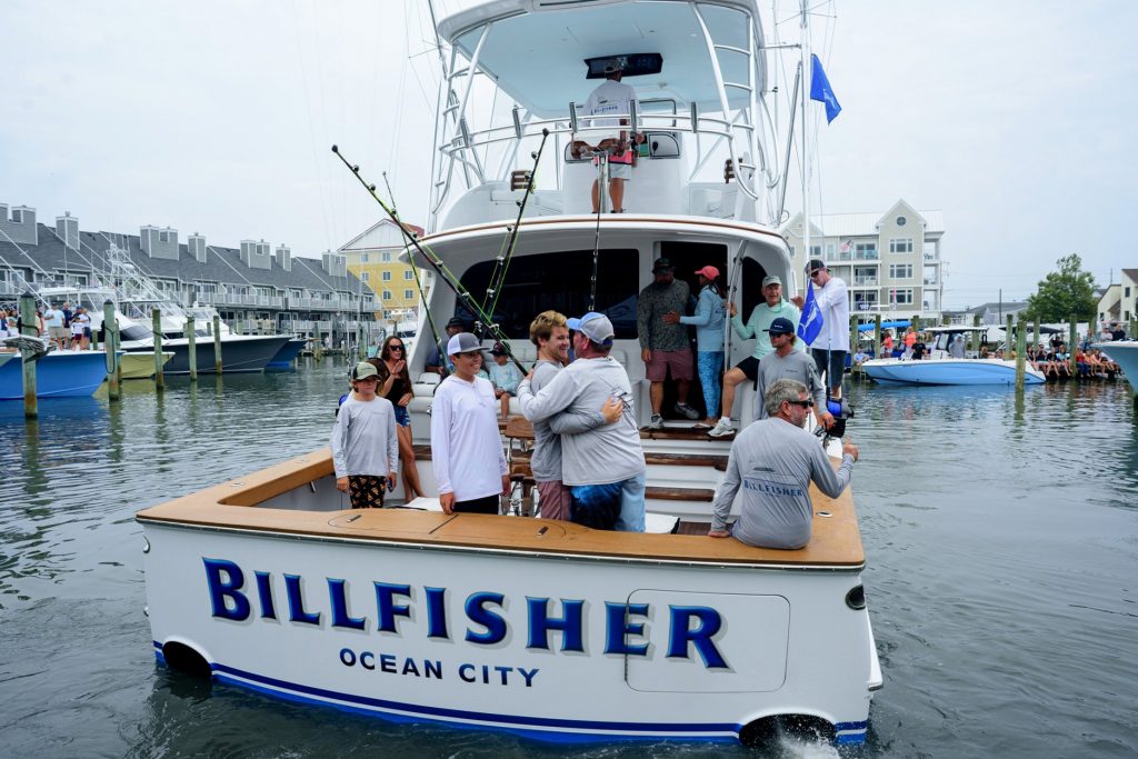 13 photos épiques du tournoi de pêche qui paie des chèques d'un million de dollars (et où une légende de la NBA a terminé deuxième)