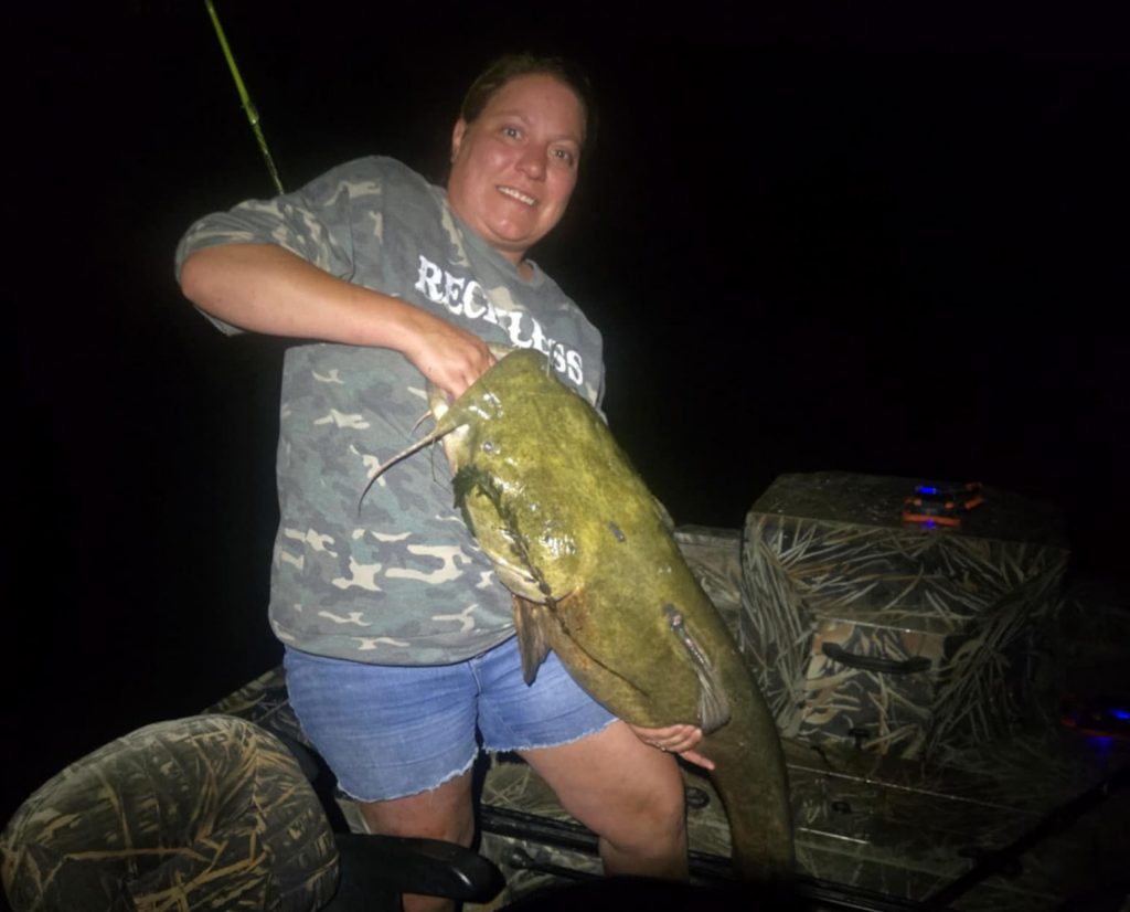 Elle vient d'atterrir le nouveau poisson-chat de l'Idaho. Le vieux record appartenait à son mari