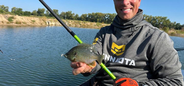 Le pêcheur de «marathon» qui a battu le record de pêche 24 heures sur 24 le 11 septembre ne s'est pas arrêté jusqu'à ce qu'il n'ait attrapé 2 977 Sunfish
