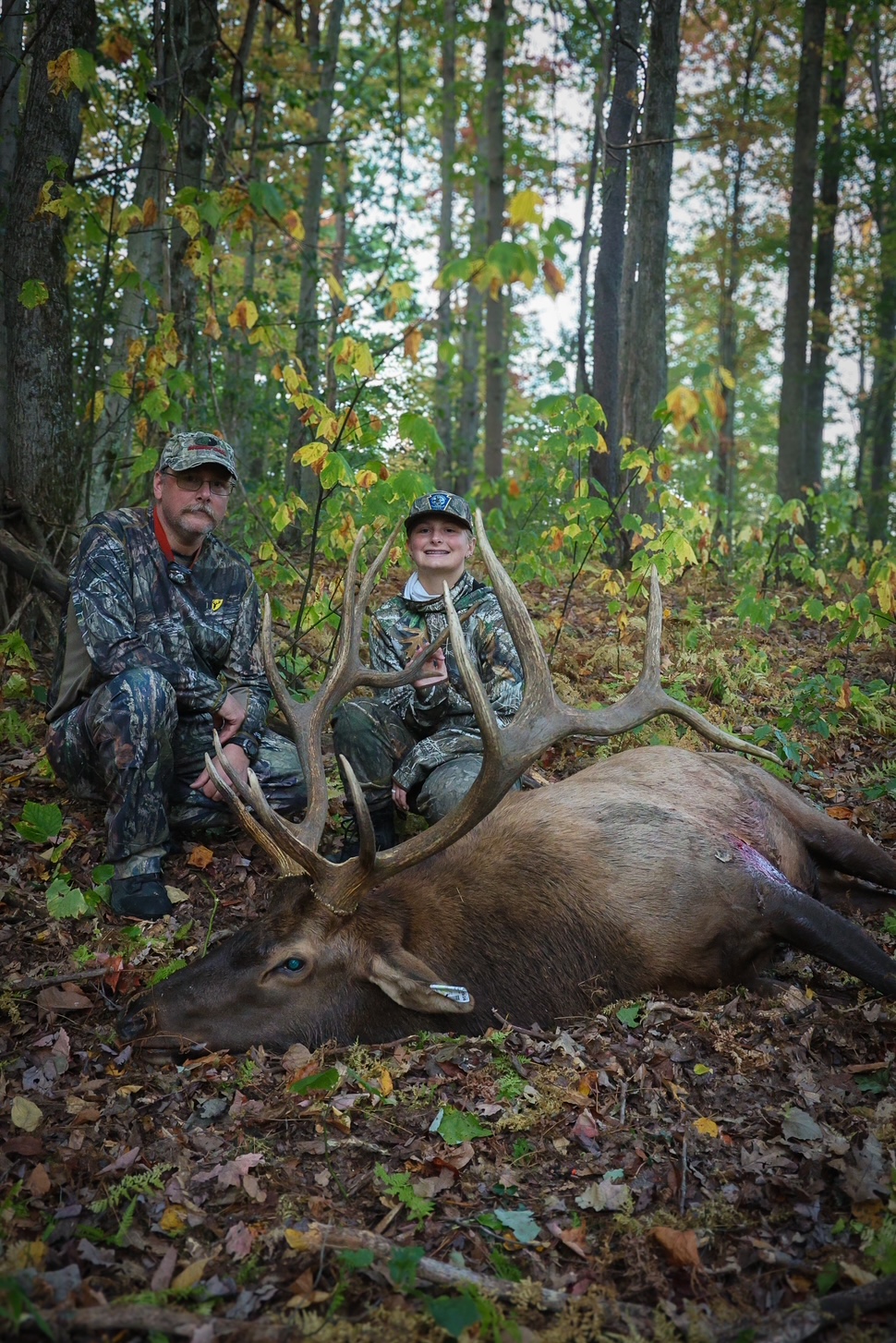 [Titre du site] Le jeune homme de 14 ans devient le plus jeune chasseur à étiqueter un wapiti taureau en Pennsylvanie