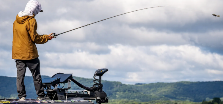 Bassmaster (partiellement) interdit le sonar orienté vers l’avant pour la saison 2026. Les fans l’aiment – et détestent Bassmaster (partiellement) interdit le sonar orienté vers l'avant pour la saison 2026. Les fans l'aiment - et détestent