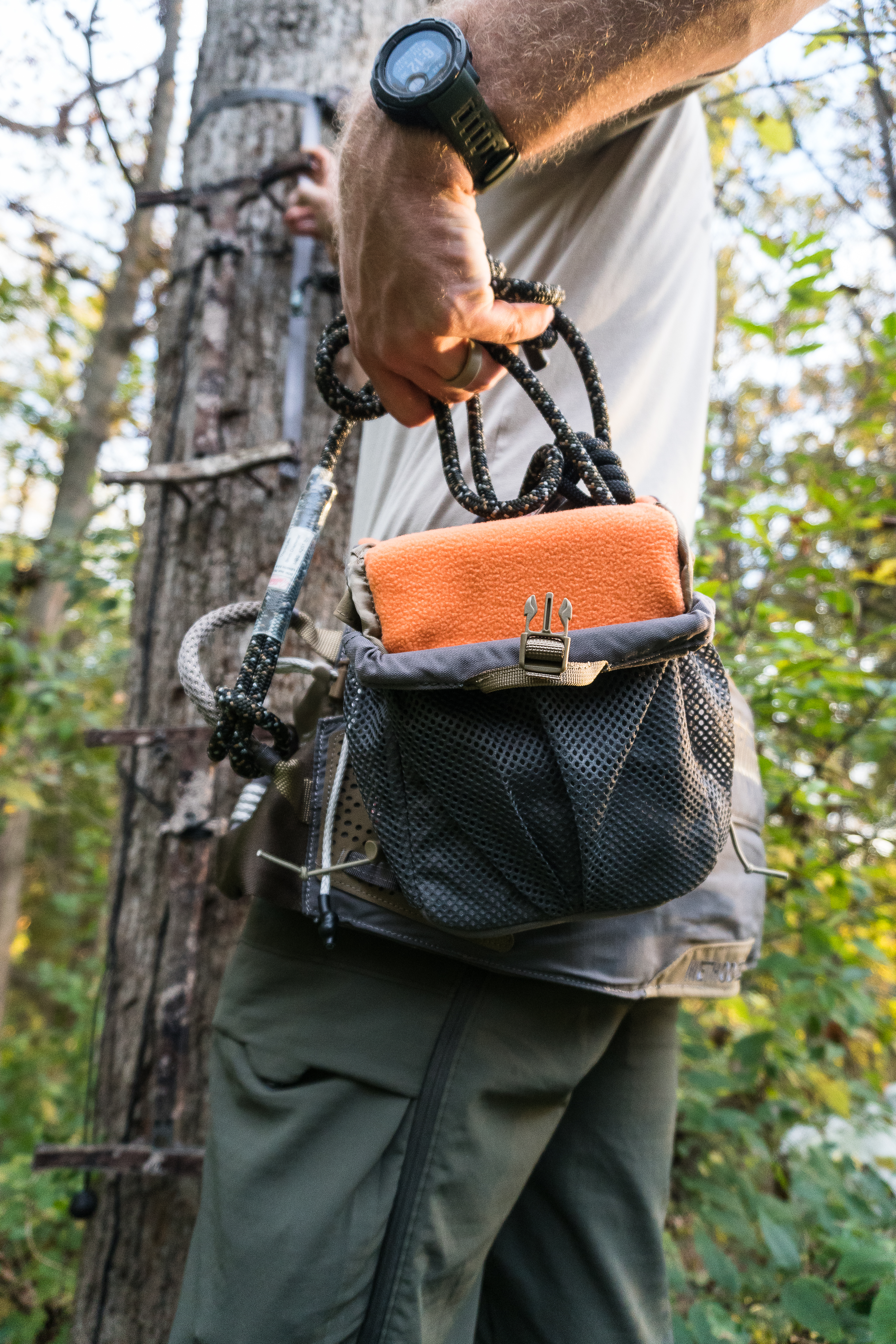 [Titre du site] Méthode Latitude 3 contre Tethrd Carnivore : confrontation en selle d'arbre à deux panneaux