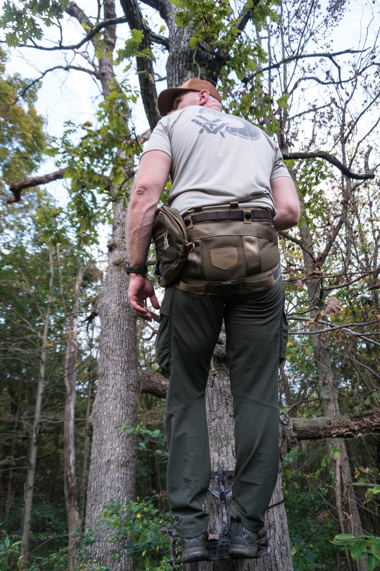 [Titre du site] Méthode Latitude 3 contre Tethrd Carnivore : confrontation en selle d'arbre à deux panneaux