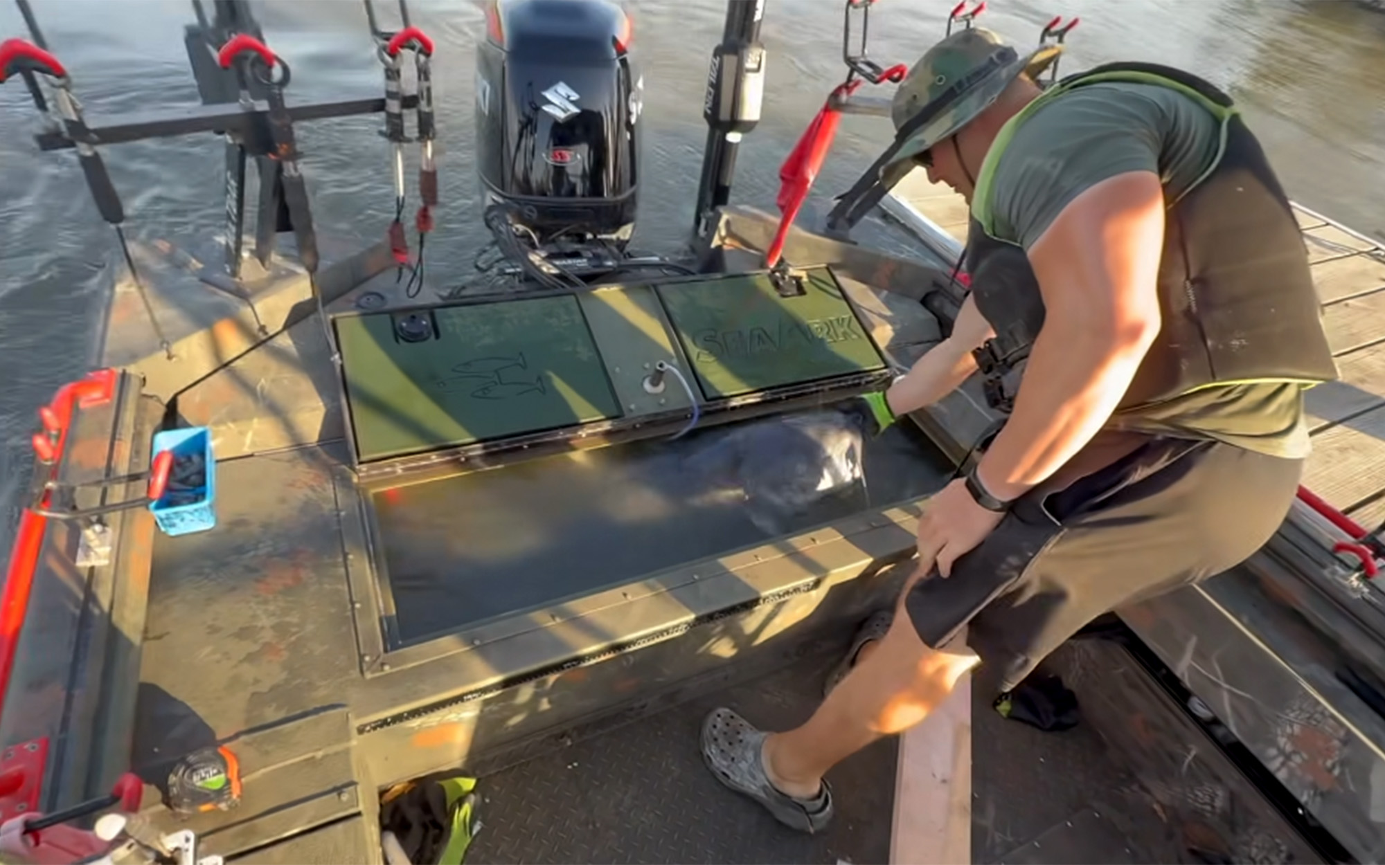 [Titre du site] «Nous chassions ce poisson.» Un guide du Nebraska bat le record du poisson-chat vieux de 21 ans