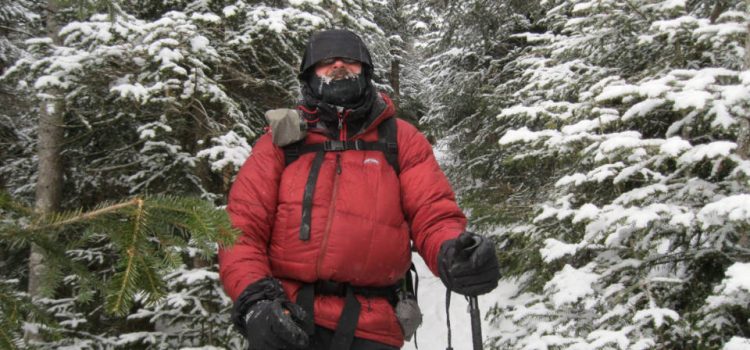 Pouvez-vous faire de la randonnée hivernale ou de la raquette avec une veste isolée gonflée SectionHiker.com