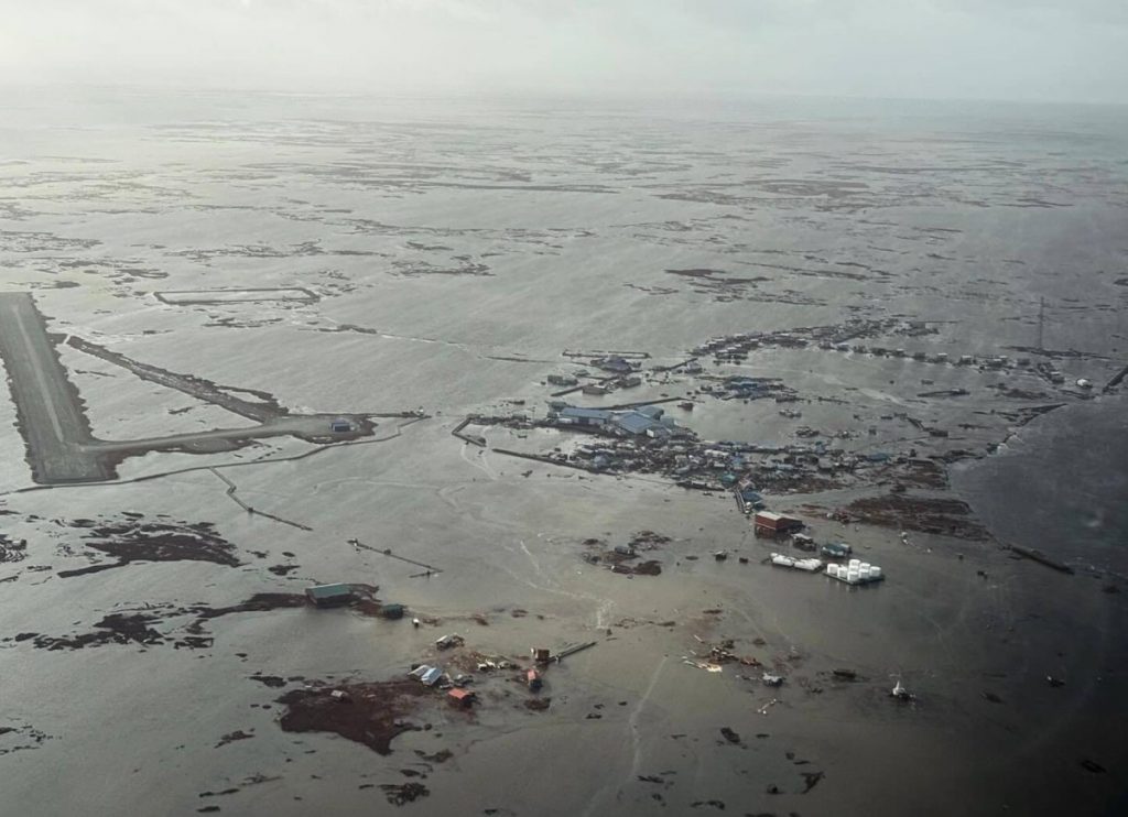 Les autorités de l'Alaska prolongent la saison des chasses à l'orignal dans des zones encore sous le choc du typhon dévastateur