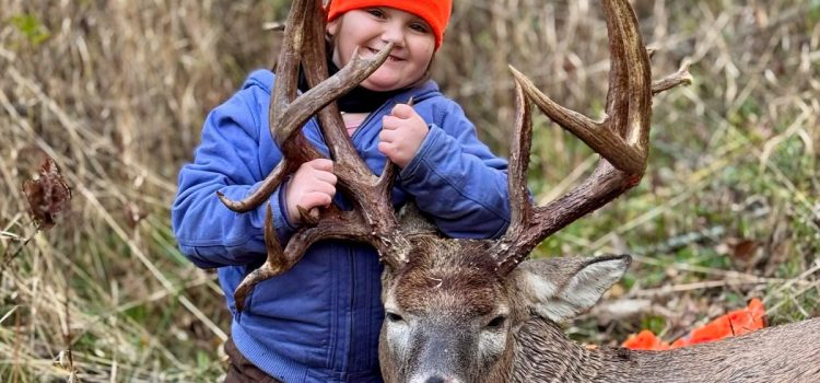Le premier cerf de cette école maternelle est un énorme cerf-volant
