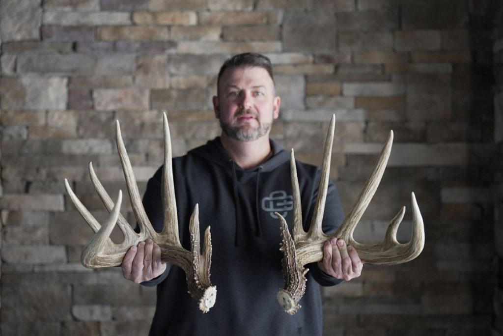 Il a acheté les hangars de Whitetail record du monde pour 1 million de dollars – puis a découvert qu'ils avaient été falsifiés
