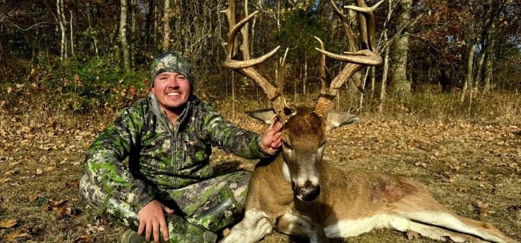 Missouri Bowhunter met fin à une quête de 3 ans pour « Cactus Jack », un Buck à 34 points Missouri Bowhunter met fin à une quête de 3 ans pour « Cactus Jack », un Buck à 34 points