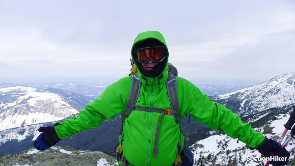 [Titre du site] Vestes softshell pour la randonnée hivernale : avantages et inconvénients