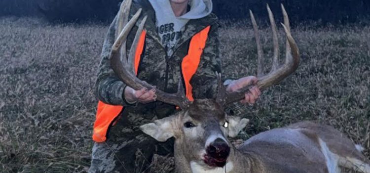 «J’espère que mon bébé grandira pour devenir un chasseur de cerfs.» Une femme enceinte tire sur un mâle de classe 190 le dernier jour de la saison «J'espère que mon bébé grandira pour devenir un chasseur de cerfs.» Une femme enceinte tire sur un mâle de classe 190 le dernier jour de la saison