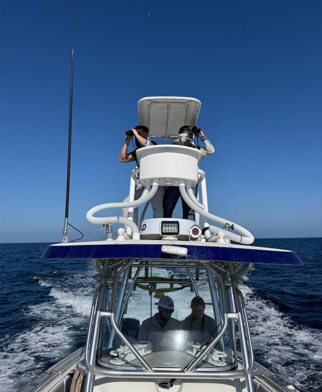 [Titre du site] Les recherches se poursuivent pour retrouver les pêcheurs de Floride portés disparus après que leur bateau ait été retrouvé à la dérive dans le Golfe