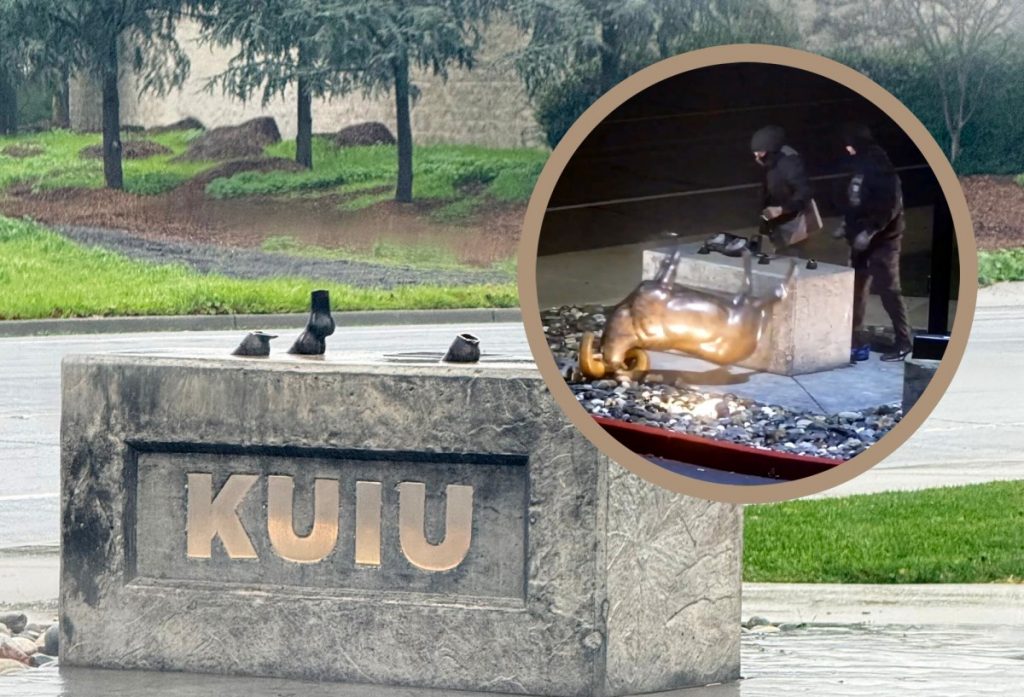 Regarder : Des voleurs volent une statue de mouton en bronze au siège de Kuiu, mais ne peuvent pas la mettre dans la voiture de fuite