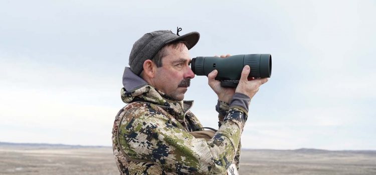 Pratique avec le nouveau spotter stabilisé de Swarovski
