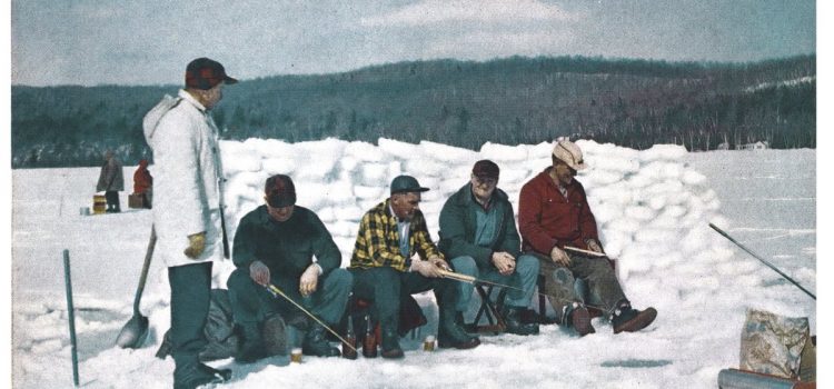 Une bougie d'allumage, un trombone et des pinces m'ont aidé à attraper davantage de touladis à travers la glace
