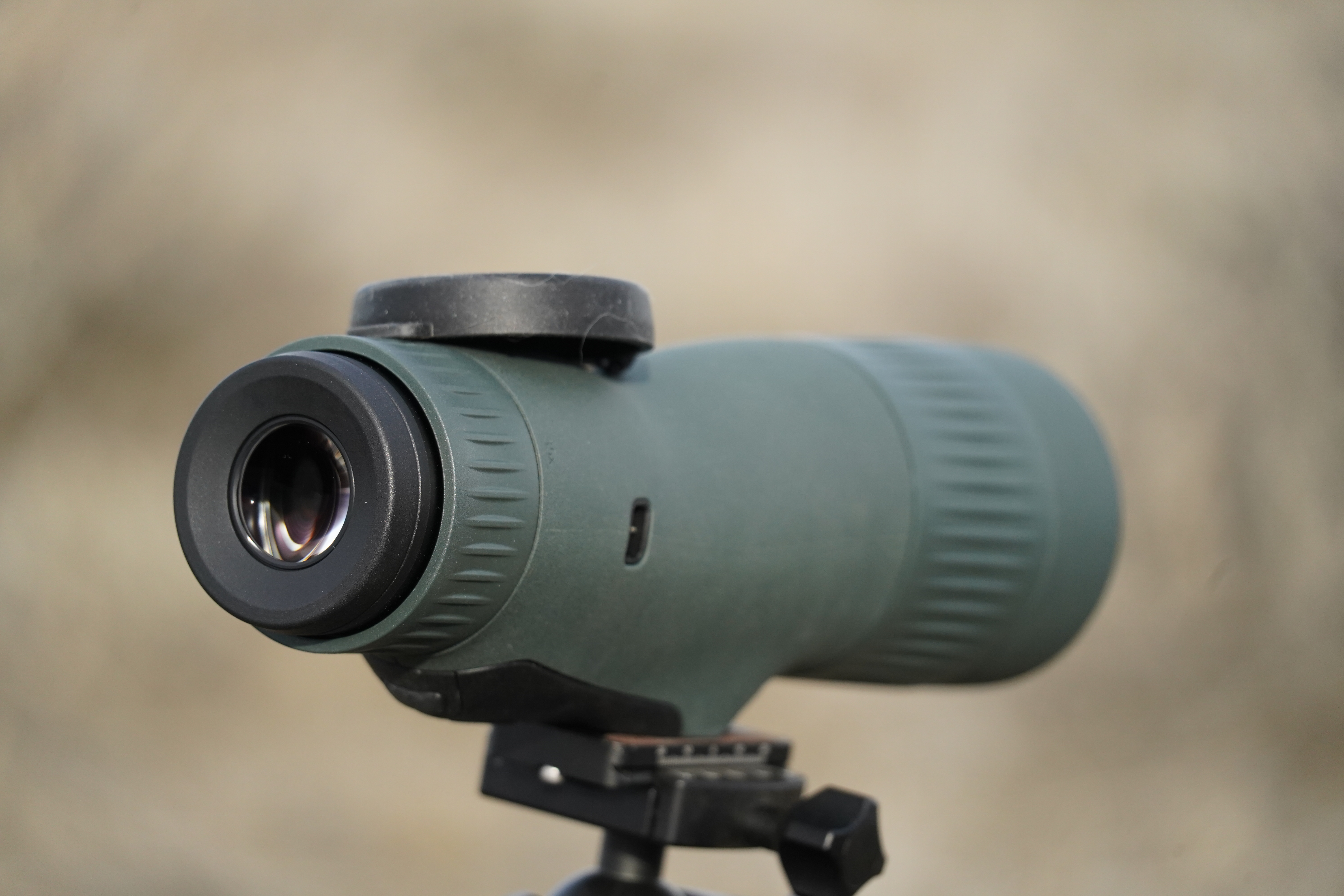 [Titre du site] Pratique avec le nouveau spotter stabilisé de Swarovski