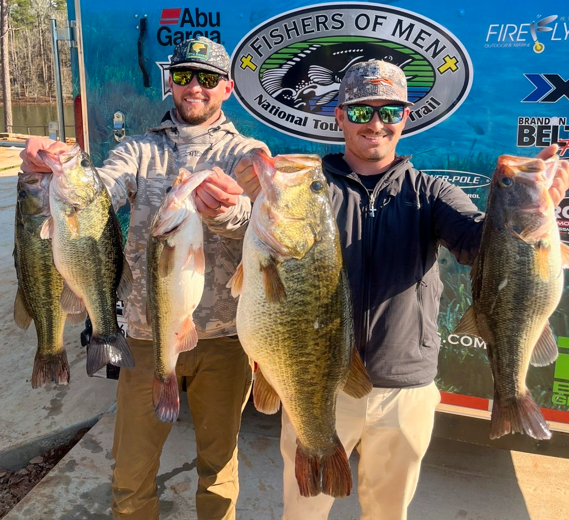 [Titre du site] « Comme si j'avais accroché un semi-remorque. » Tournament Angler décroche sa meilleure basse personnelle, même s'il a oublié son filet