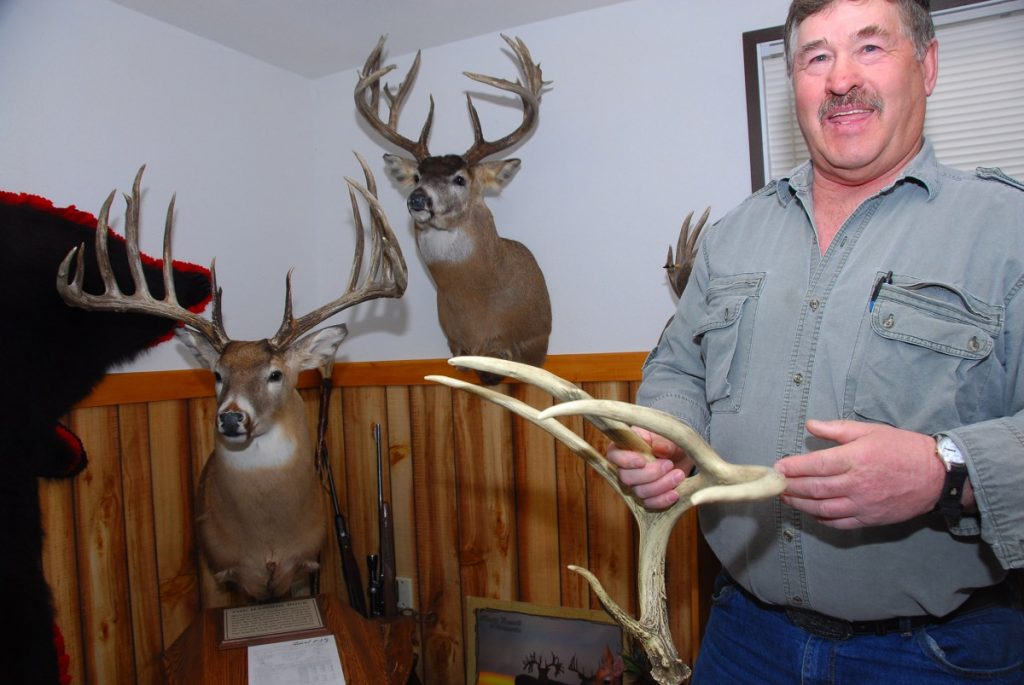 Milo Hanson, l'agriculteur de la Saskatchewan qui a remporté le plus gros dollar de tous les temps, décède à 81 ans