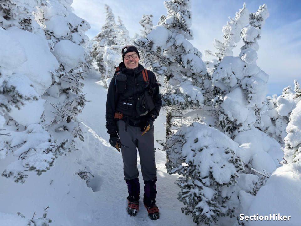 [Titre du site] Randonnée à dos de chameaux sur la montagne Hump en février