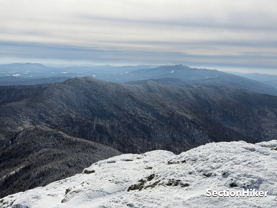 [Titre du site] Randonnée à dos de chameaux sur la montagne Hump en février