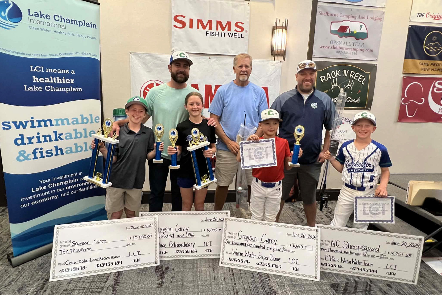 [Titre du site] Un enfant de 10 ans attrape un tambour record d'une valeur de 22 000 $ lors d'un derby de pêche familial