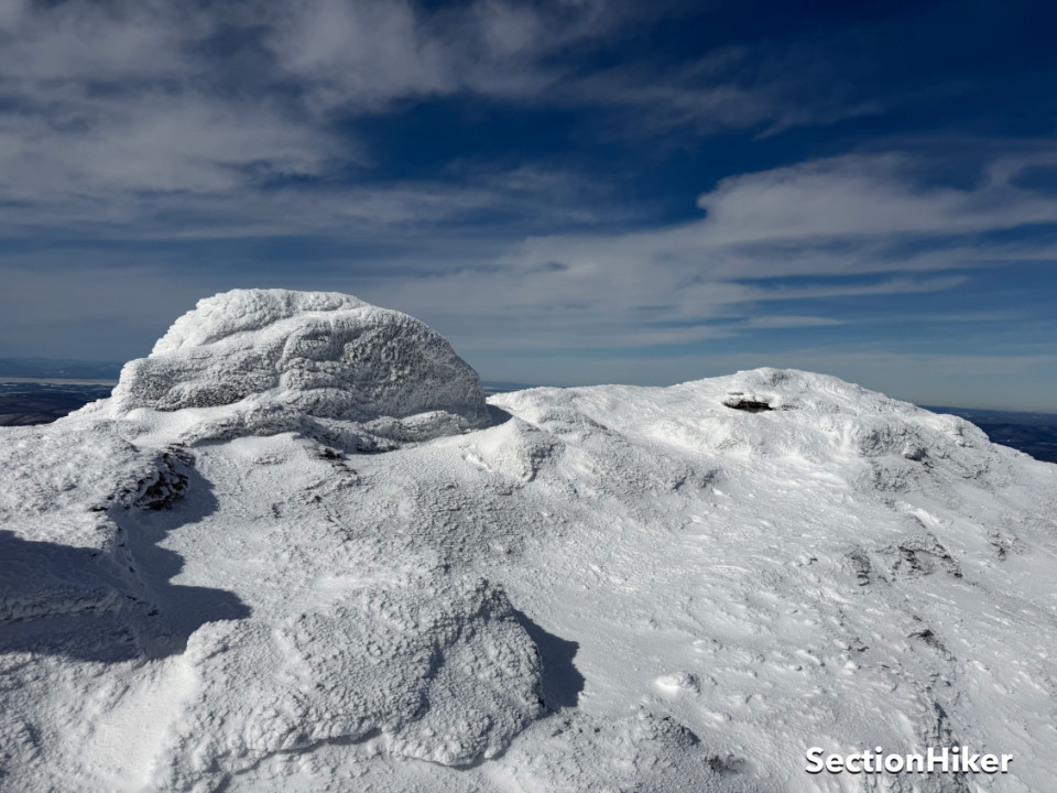 [Titre du site] Randonnée à dos de chameaux sur la montagne Hump en février