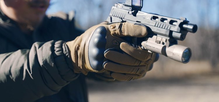 Nous avons trouvé des prix incroyablement bas sur les optiques, Ear Pro, les couteaux et les lampes d’armes Nous avons trouvé des prix incroyablement bas sur les optiques, Ear Pro, les couteaux et les lampes d'armes