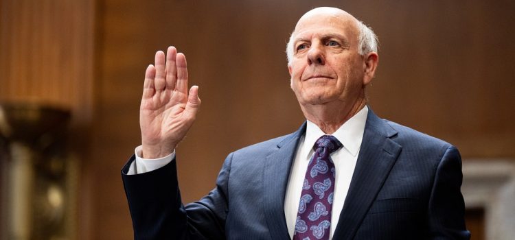 Le candidat controversé du BLM, Steve Pearce, se présente au Sénat pour un vote complet et déclare qu’il n’est « pas si sûr » de conserver les terres publiques Le candidat controversé du BLM, Steve Pearce, se présente au Sénat pour un vote complet et déclare qu'il n'est « pas si sûr » de conserver les terres publiques