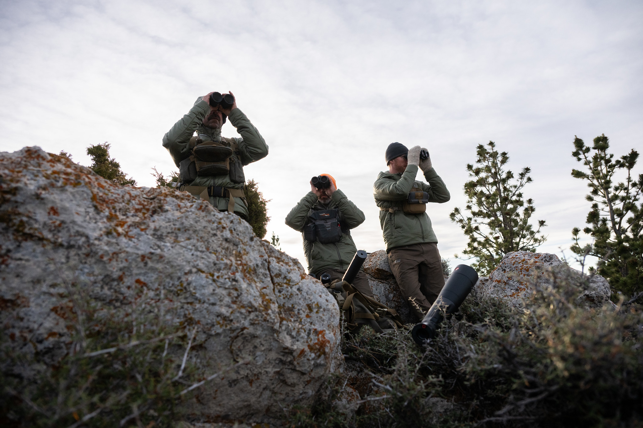 [Titre du site] Vidéo : Nous avons atterri en hélicoptère sur un terrain public enclavé pour une chasse épique au wapiti – puis un éleveur a volé notre taureau