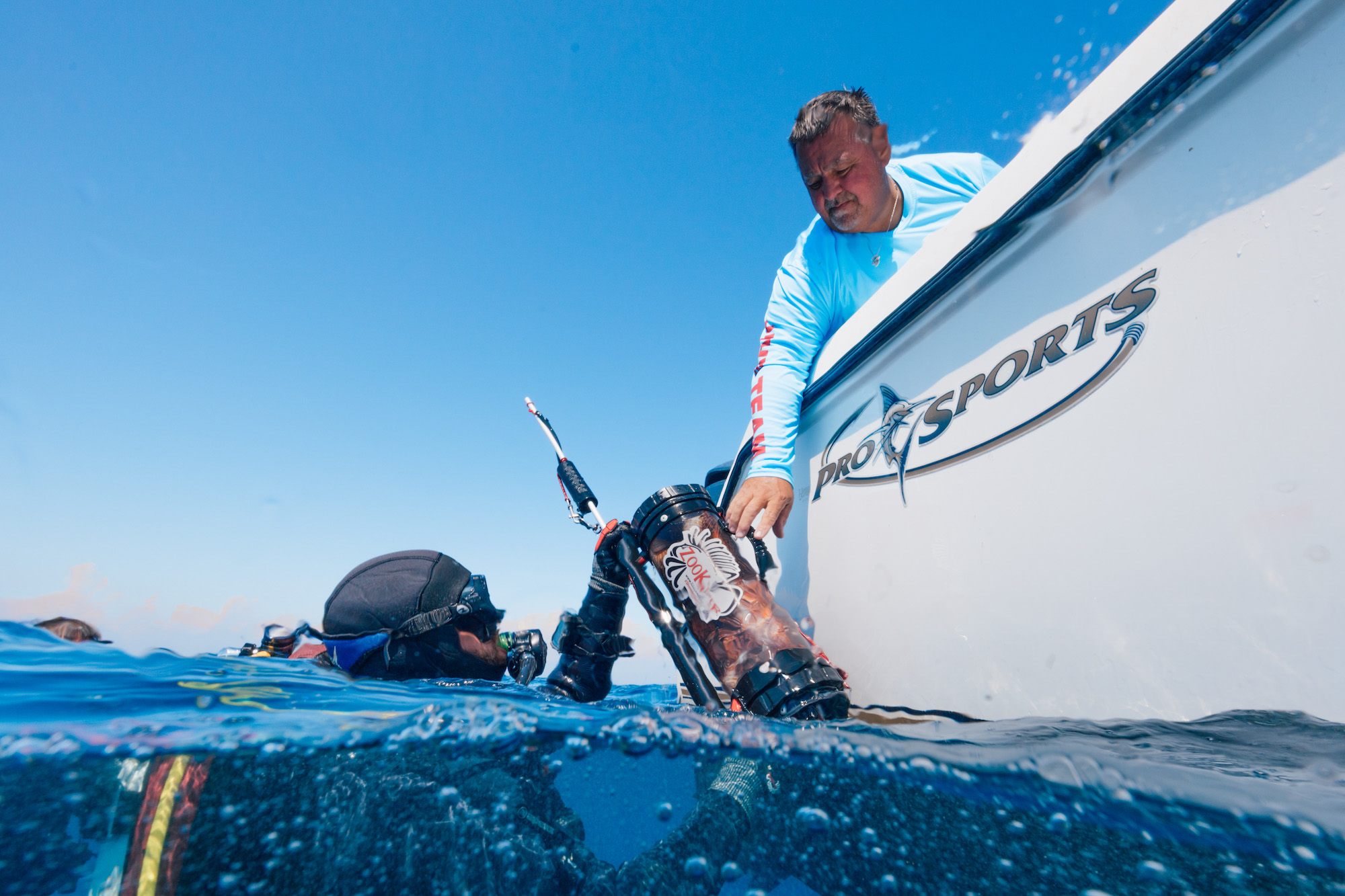 [Titre du site] Ces plongeurs de poissons-lions défendent les récifs de Floride – en harponnant un poisson venimeux à la fois