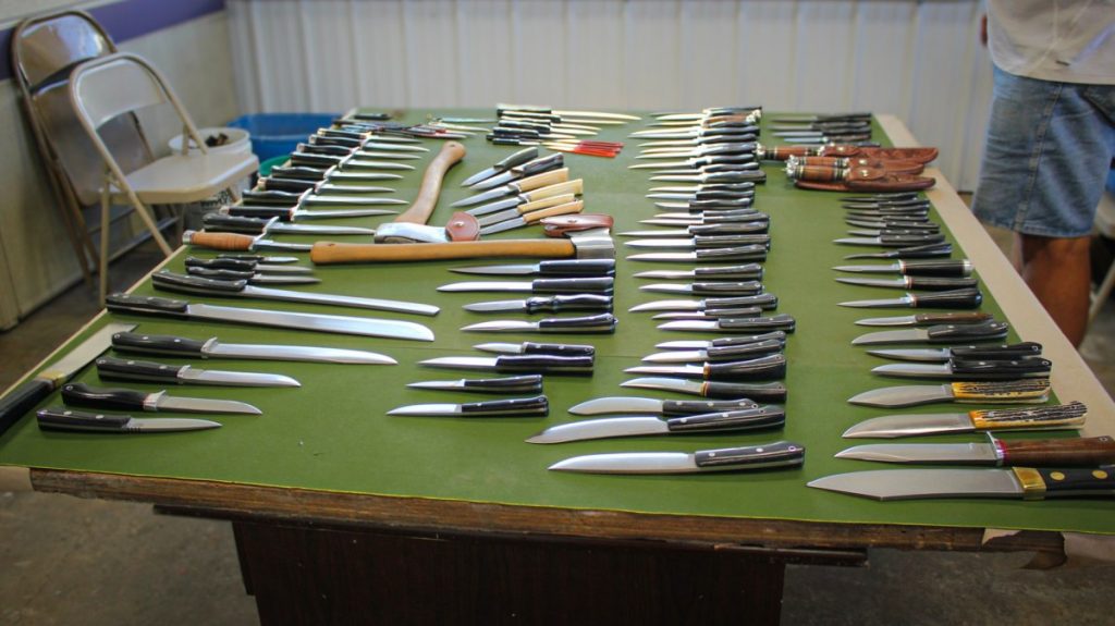 Un fabricant de couteaux du Michigan ferme boutique après avoir admis utiliser de l'acier chinois et l'avoir étiqueté comme étant fabriqué aux États-Unis