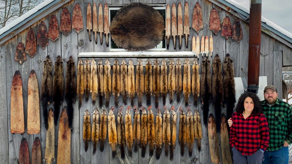 Ce géant de la vente au détail vient d'interdire la vente de fourrures. Cela nuit à la conservation et aux propriétaires de petites entreprises, disent les critiques