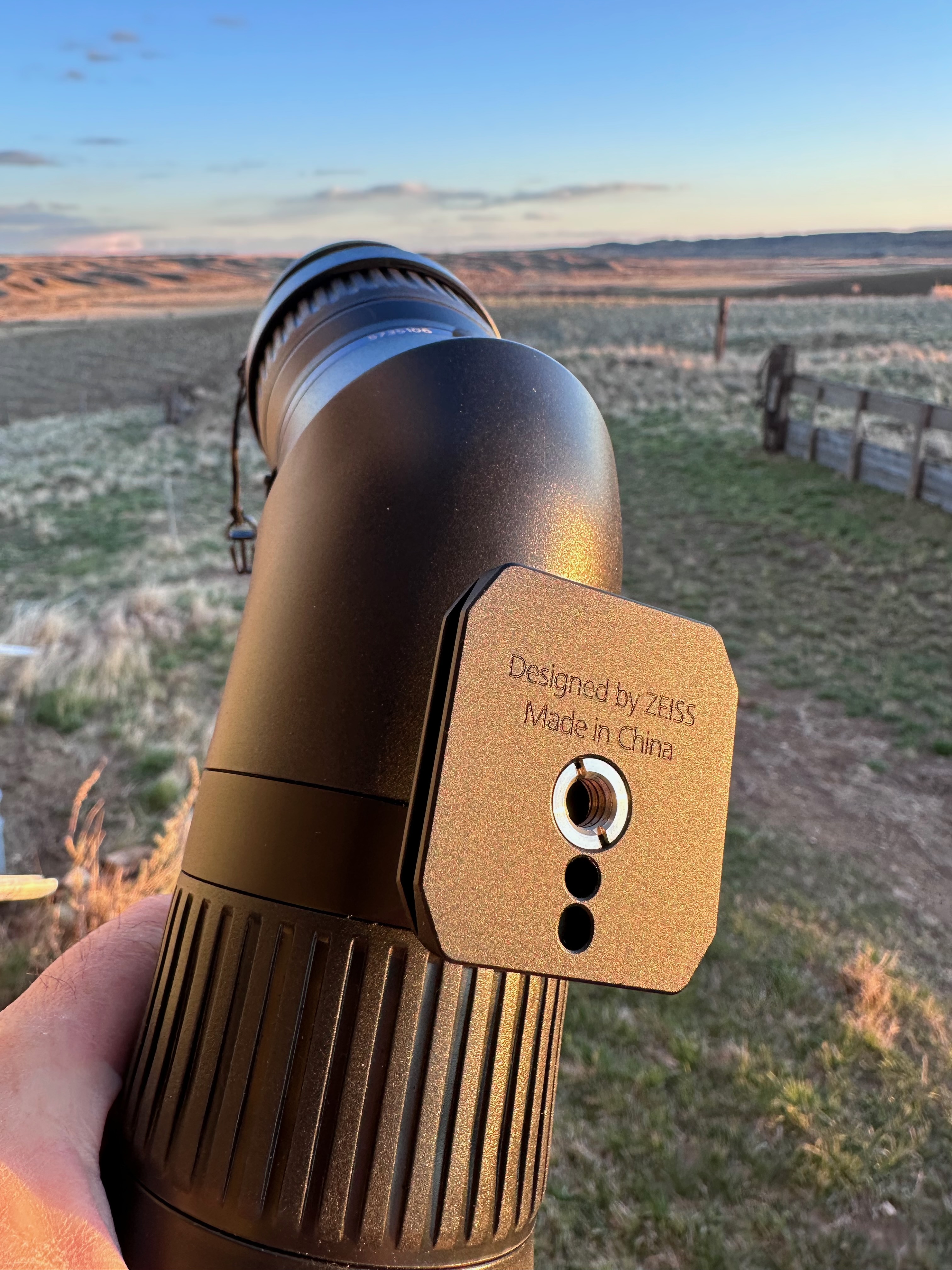 [Titre du site] Zeiss a arrêté de fabriquer des optiques sportives en Allemagne. J'ai examiné la nouvelle longue-vue de l'entreprise pour tester la qualité