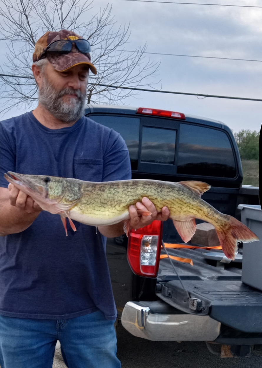 [Titre du site] Un pêcheur en kayak bat son propre record de pêche en utilisant un leurre qu'il a conçu