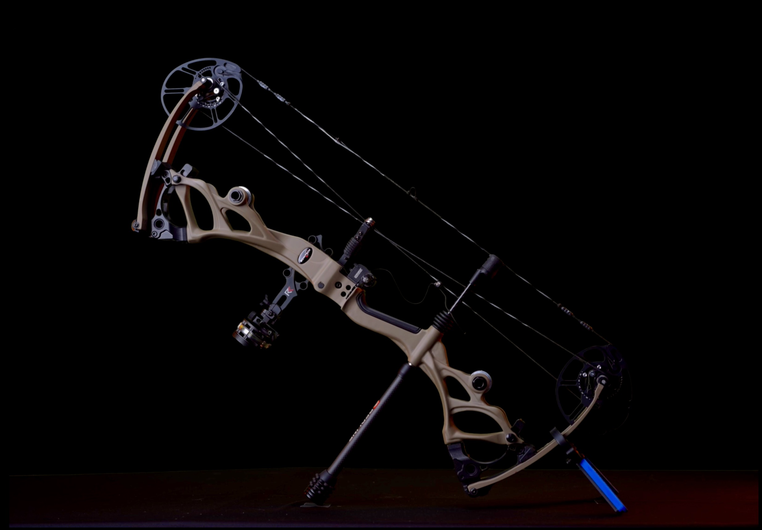 [Titre du site] Cette offre insensée vous permet d'économiser 800 $ sur les arcs phares en composé de carbone de Bowtech
