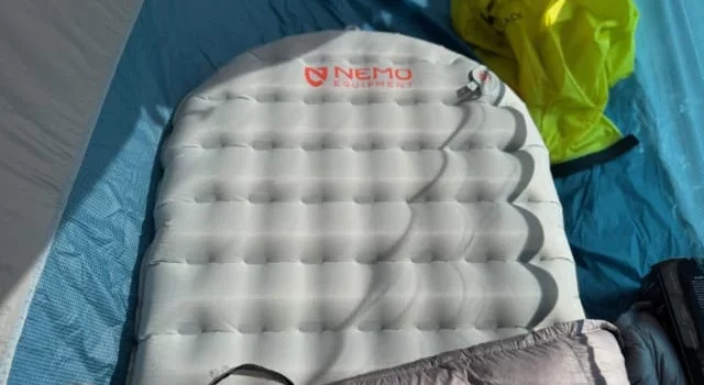 Examen du matelas de couchage ultraléger toutes saisons NEMO Tensor SectionHiker.com