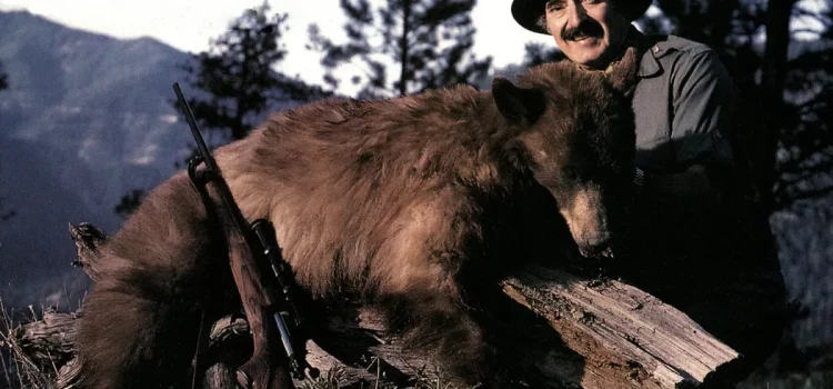 Un amateur de plein air légendaire choisit ses fusils de chasse préférés
